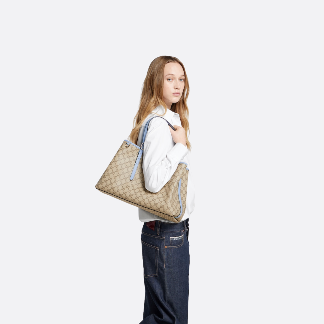 CARTERA DE COMPRAS GROSSER CON EMBLEMA GG DE GUCCI