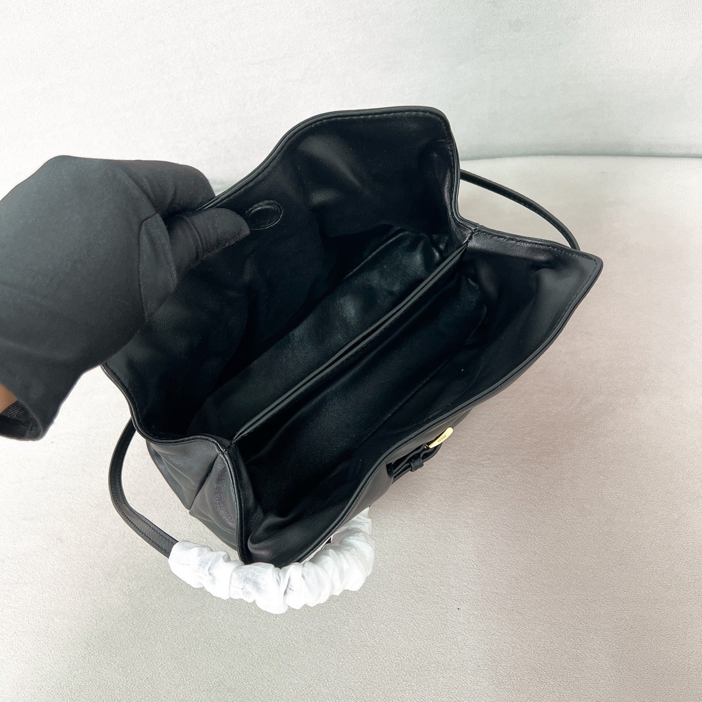 CARTERA PEQUEÑO PRADA DADA EN PIEL NAPA