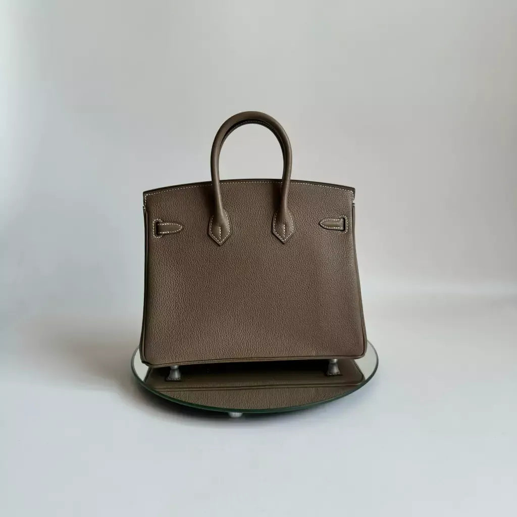 HERMÈS BIRKIN 25 HSS CRAIE/GRIS TOURTERELLE EN PIEL TOGO CON HERRAJES DORADOS CEPILLADOS