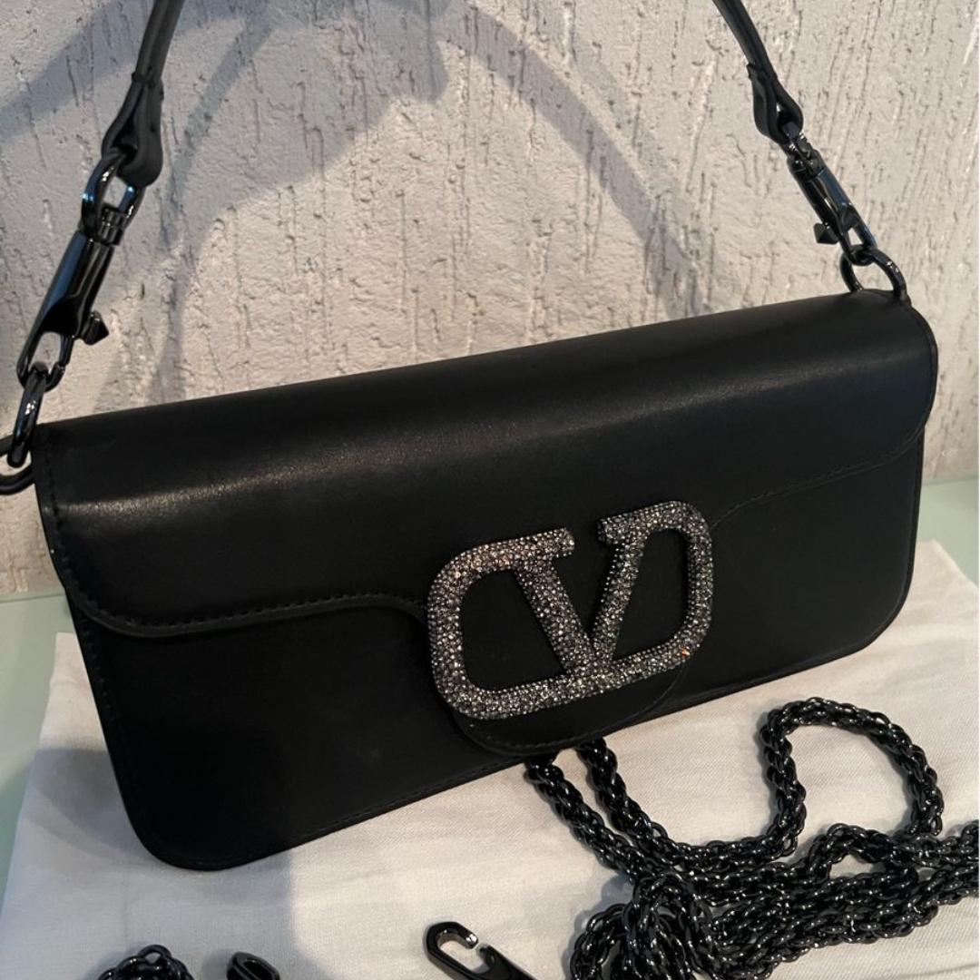 CARTERA DE HOMBRO PEQUEÑO LOCÒ DE VALENTINO GARAVANI CON LOGO DE JOYERÍA