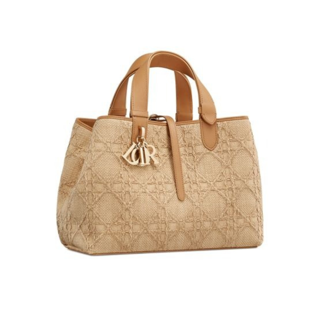 DIOR SIEMPRE UN CARTERA GRANDE