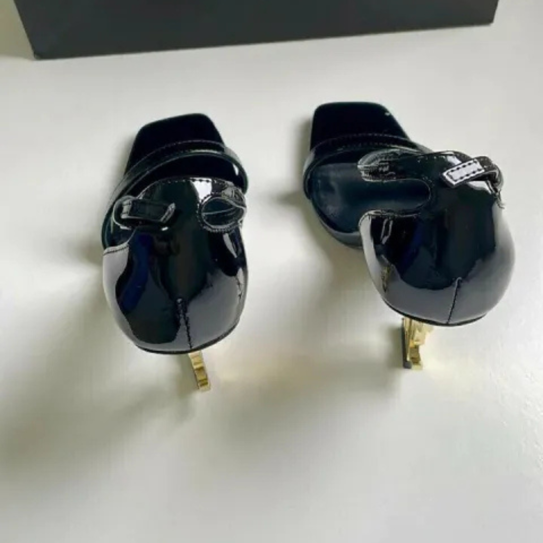 KIT DE FIRMA DE YSL: CARTERA LOULOU Y SANDALIAS OPYUM