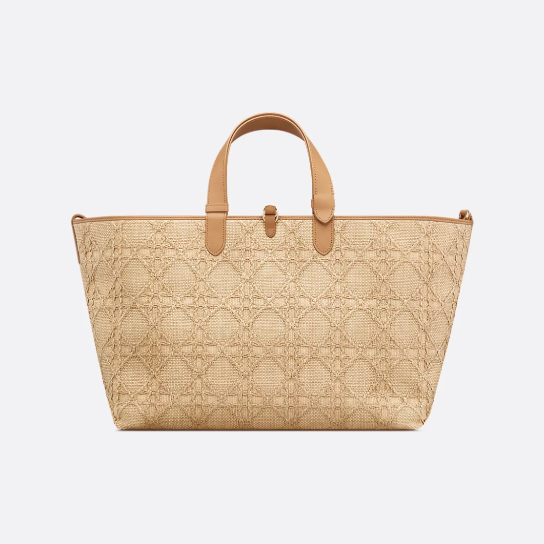 DIOR SIEMPRE UN CARTERA GRANDE